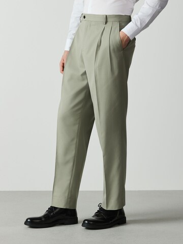 Regular Pantalon à pince Next en vert : devant