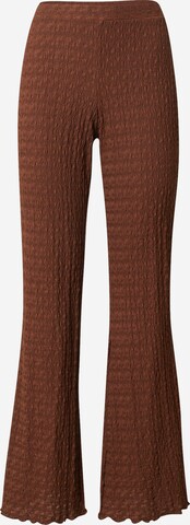 Bootcut Pantalon Monki en marron : devant