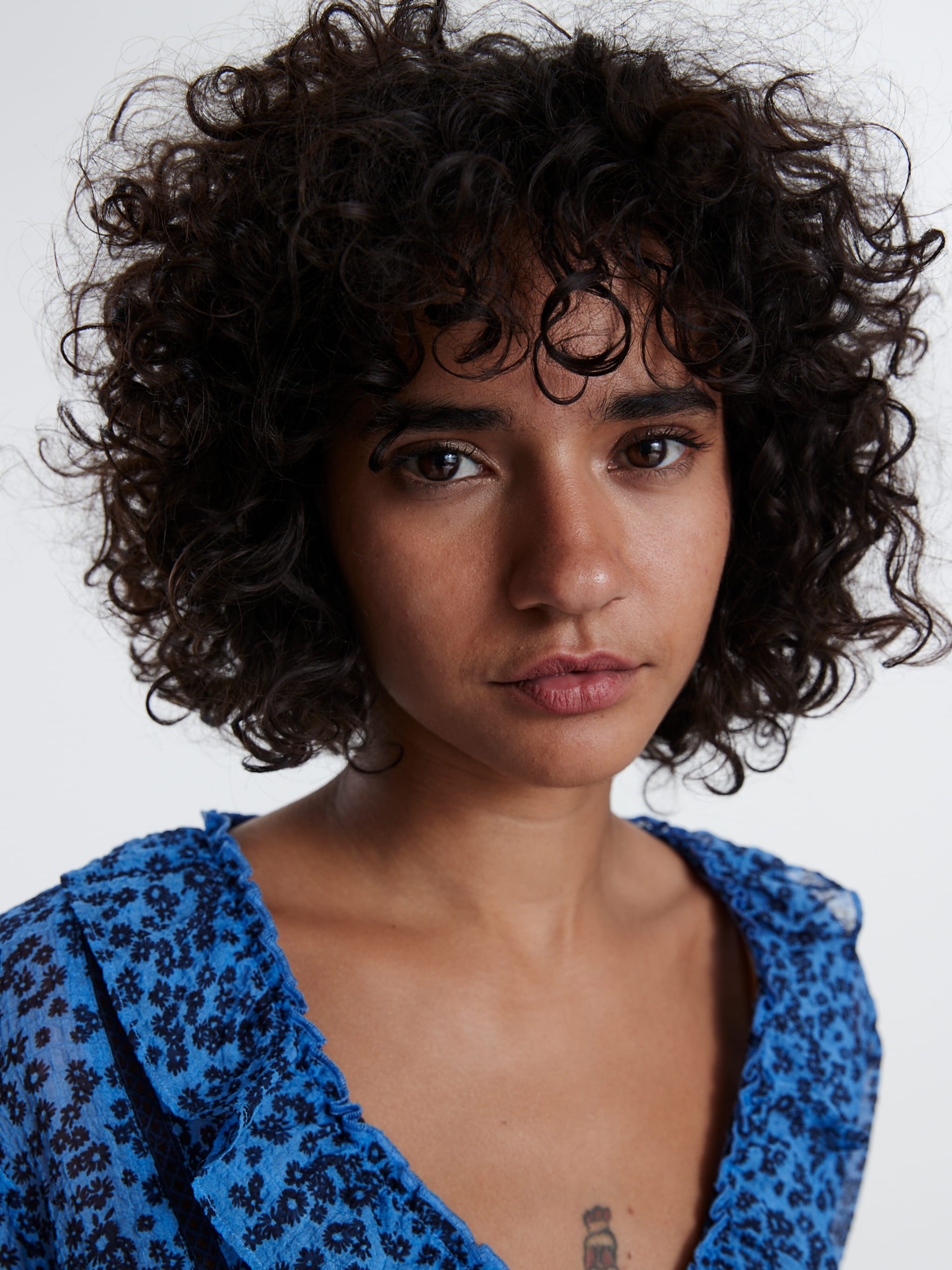 EDITED Produkter Bluse 'Genoveva' blå