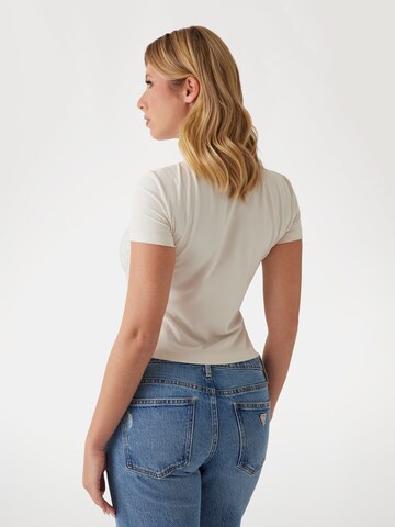 GUESS T-Shirt in Weiß