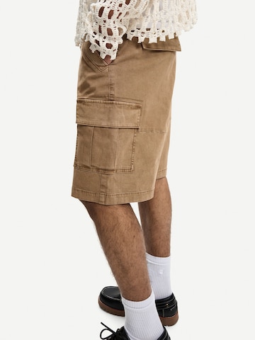 BershkaLoosefit Cargo hlače - bež boja