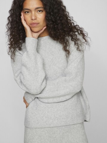 VILA Sweater in Grey