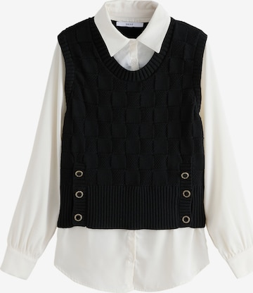 Next Pusero värissä musta: etupuoli