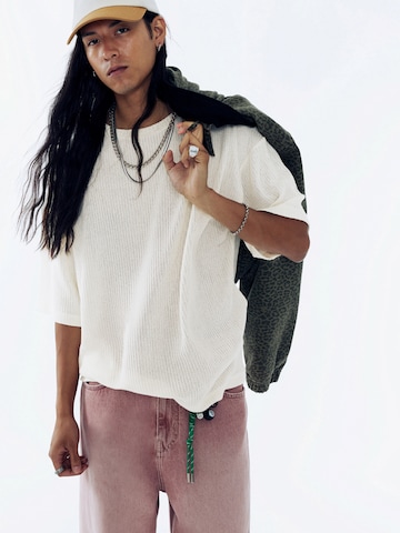 Pull&Bear Пуловер в бяло: отпред