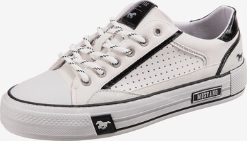 MUSTANG Sneakers in White: front