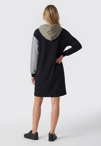 Robe usha BLUE LABEL en noir