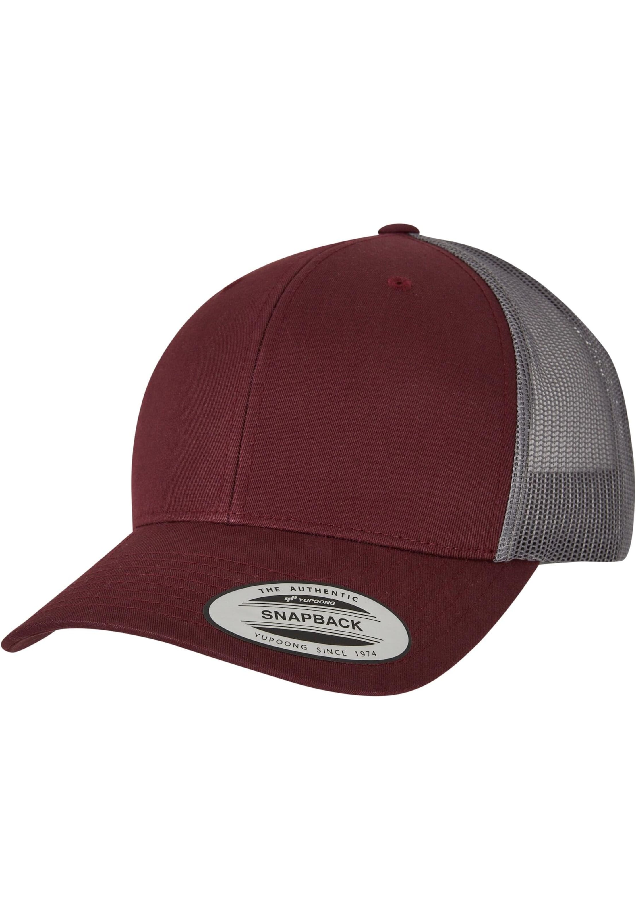 Flexfit Cap in Red: front