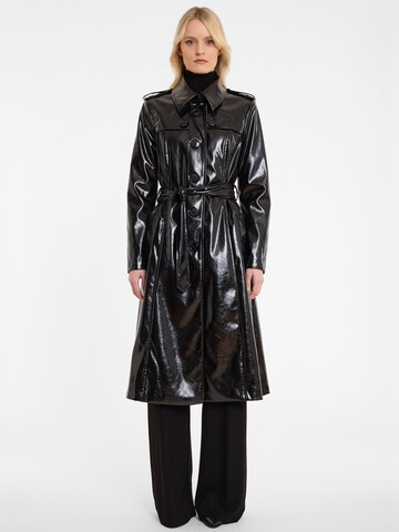 Ana Alcazar Mantel ' Acala ' in Schwarz