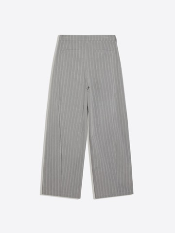 Wide Leg Pantalon à pince Bershka en gris