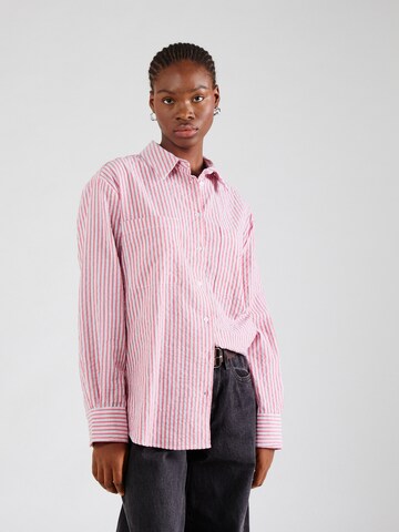Bluză de la TOPSHOP pe roșu: față