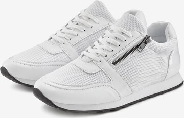 LASCANA Sneaker in Weiß