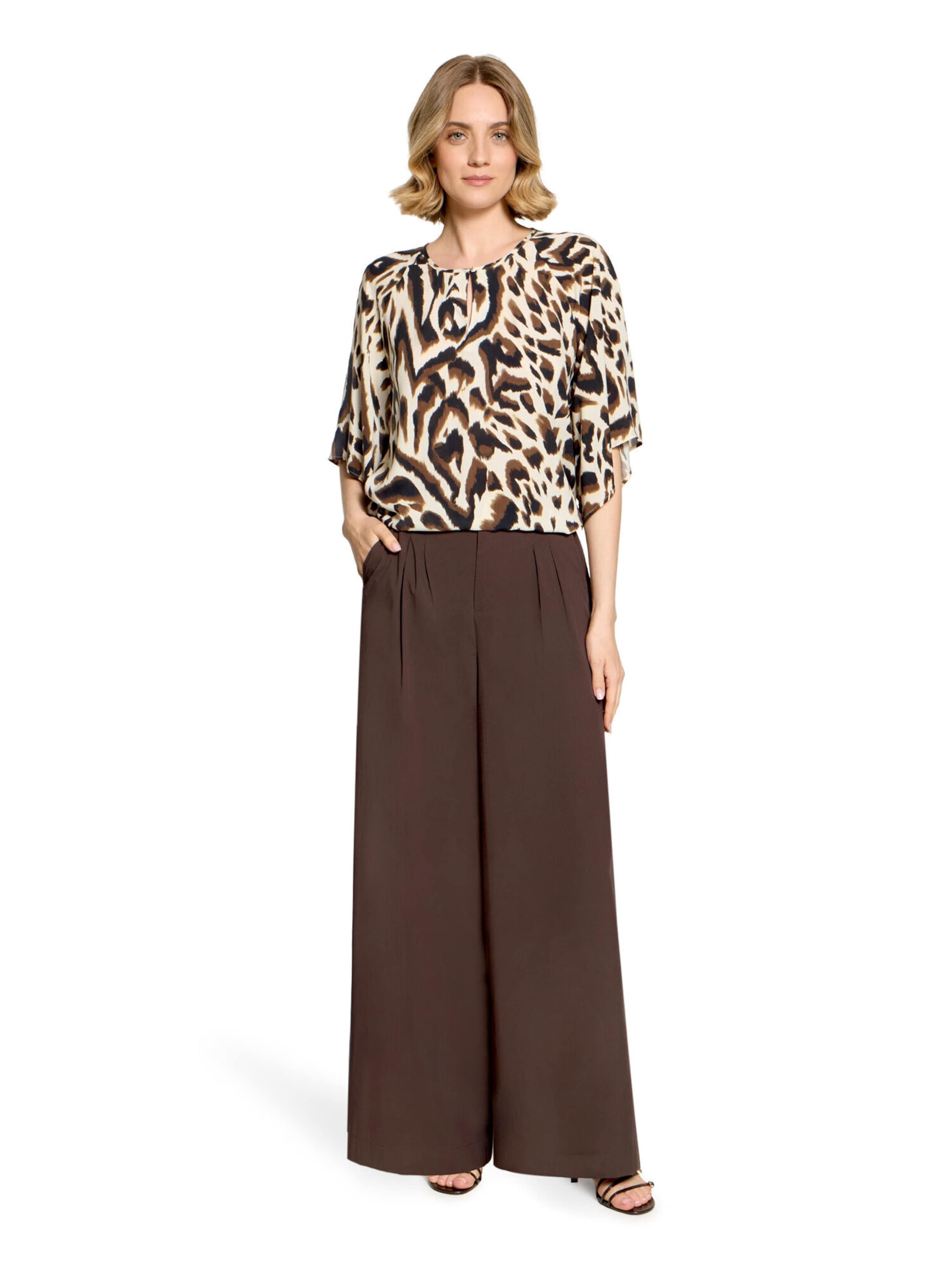 Cartoon Blouse in Beige