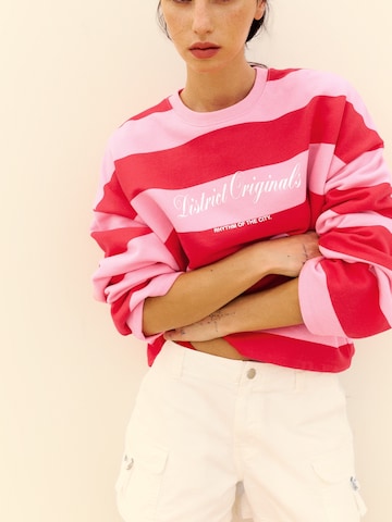 Pull&Bear Sweatshirt in Pink: front