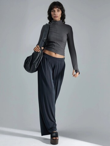 Loosefit Pantaloni di Busem in grigio