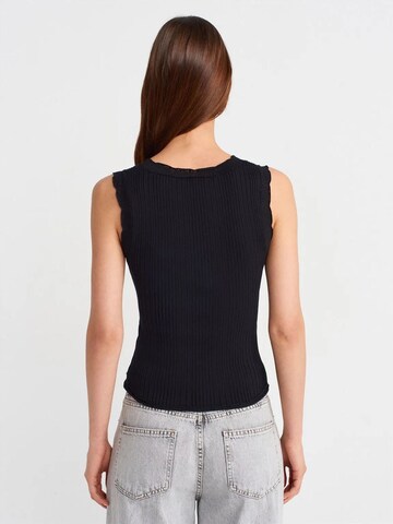 Dilvin Stricktop in Schwarz