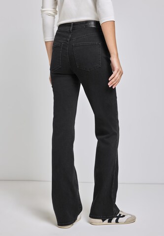 STREET ONE Flared Jeans in Schwarz