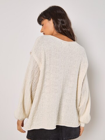 Pull-over Apricot en blanc