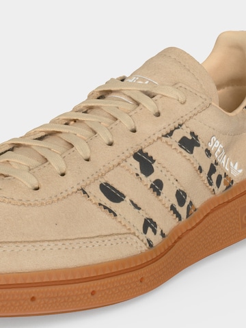 ADIDAS ORIGINALS Σνίκερ 'HANDBALL SPEZIAL' σε μπεζ