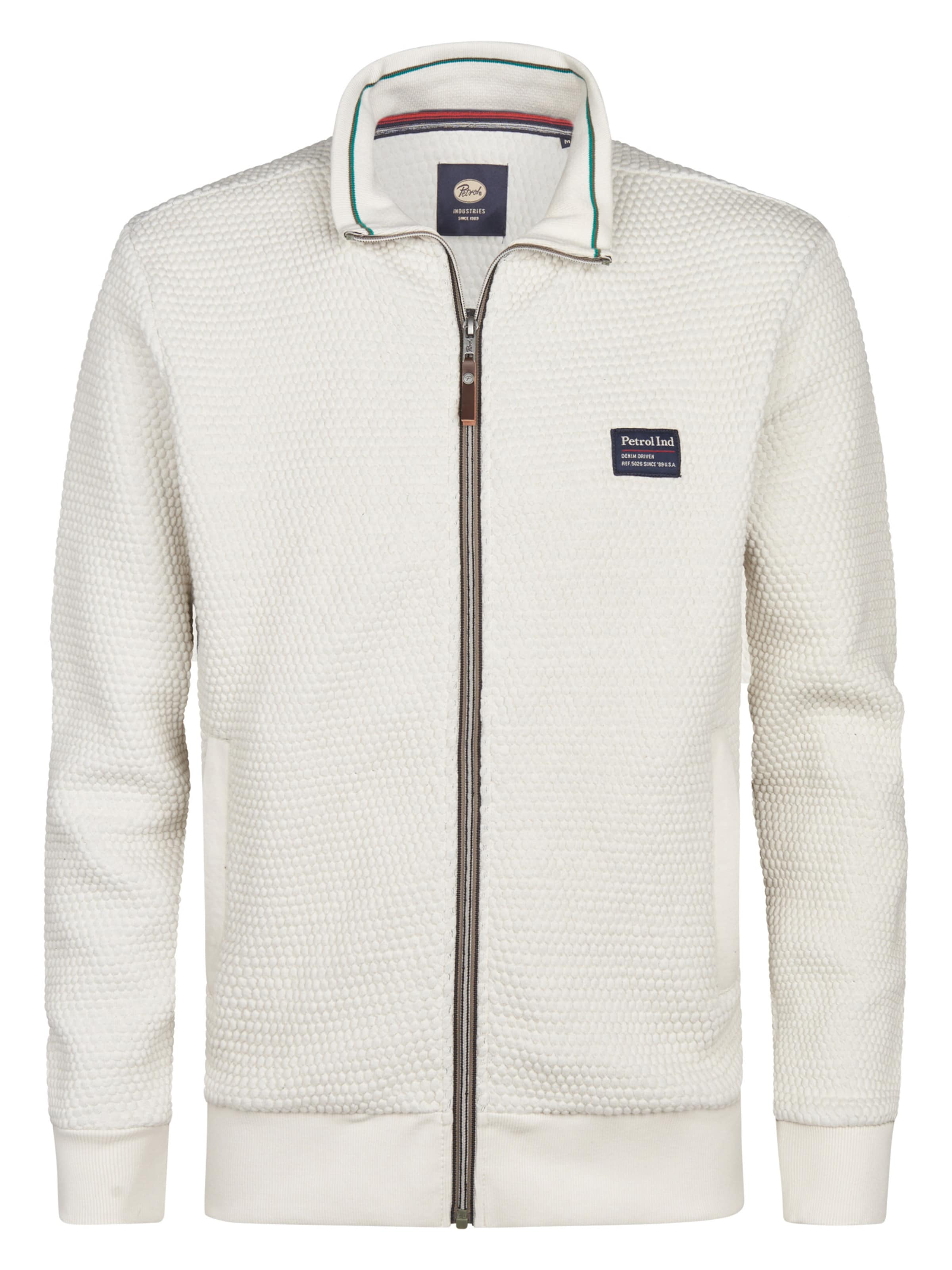 Petrol Industries Ζακέτα φούτερ 'Kenai' σε λευκό: μπροστά