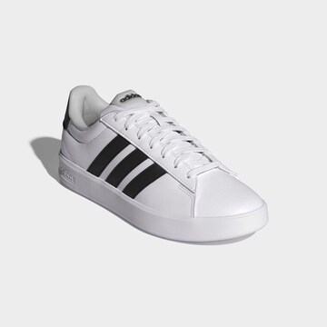 Baskets basses 'Grand Court 3.0' ADIDAS SPORTSWEAR en blanc