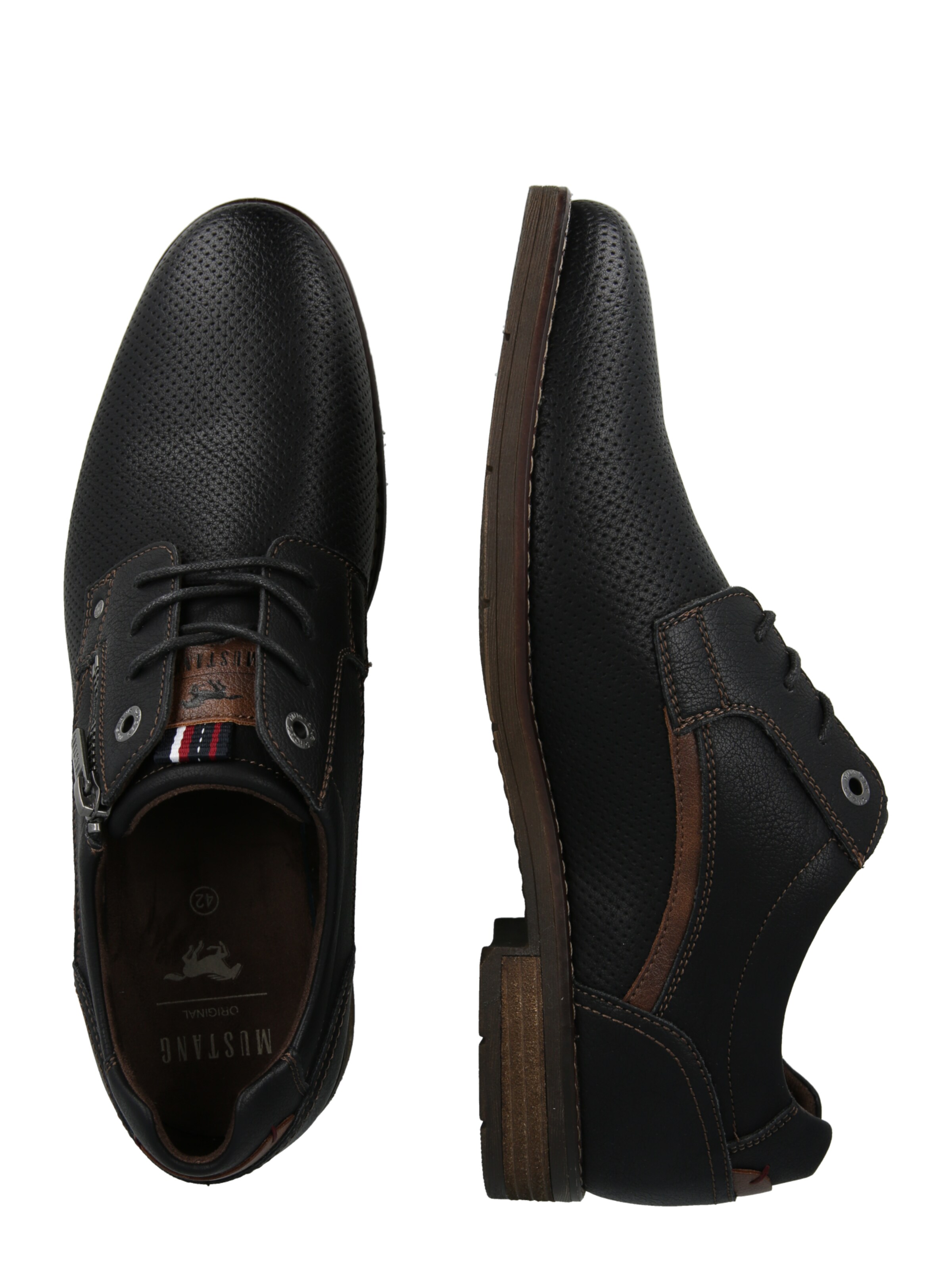 MUSTANG Обувь на шнуровке в Черный