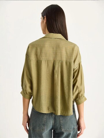 Bianco Lucci Blouse in Green