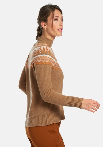 include Pullover in Braun