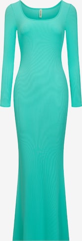 cfab (formerly creamy fabrics) Jurk 'Ribbed Long Sleeve Maxikleid' in Groen: voorkant