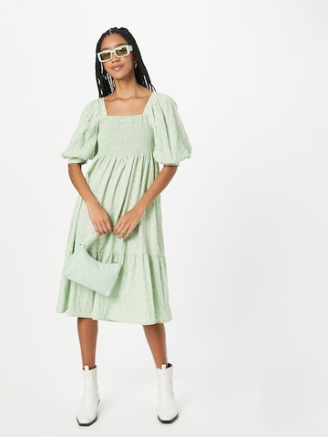 A-VIEW Φόρεμα 'Cheri' σε πράσινο