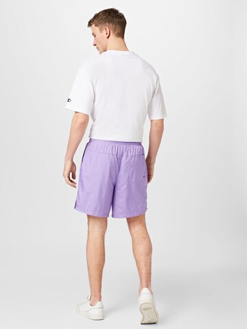 Starter Black Label Regular Badeshorts in Lila