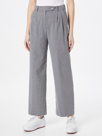UNITED COLORS OF BENETTON Pleat-front trousers in Grey: front