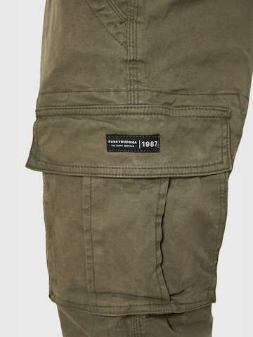 Regular Pantalon cargo Funky Buddha en vert