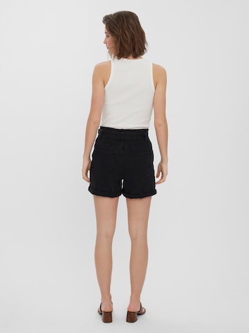 VERO MODA Regular Shorts 'Tamira' in Schwarz