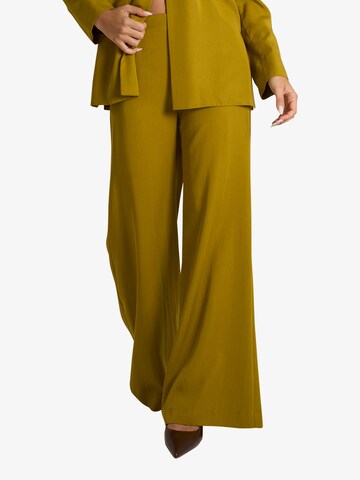 Merci Wide leg Pants in Green: front