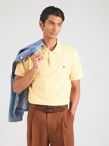 FYNCH-HATTON Μπλουζάκι σε κίτρινο: μπροστά