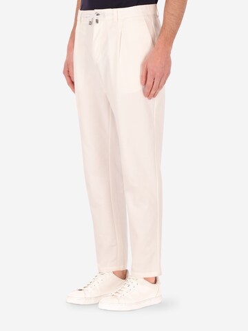 Distretto12 - regular Pantalón plisado 'Newman' en blanco