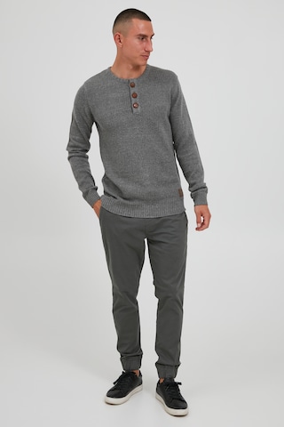 !Solid Strickpullover 'Terrance' in Grau