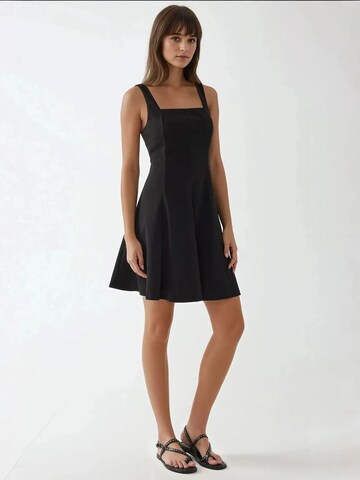 Hiccup Kleid in Schwarz