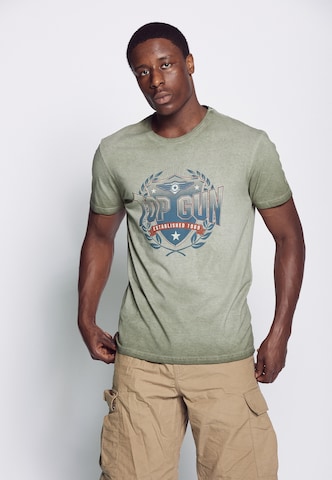 TOP GUN Shirt in Groen: voorkant