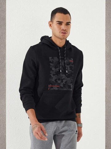 Tommy Life Sweatshirt in Black