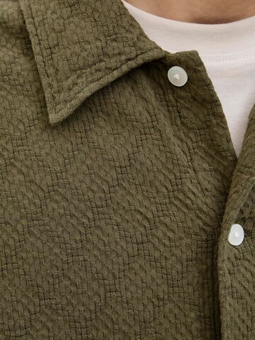 JACK & JONES Comfort fit Button Up Shirt in Green