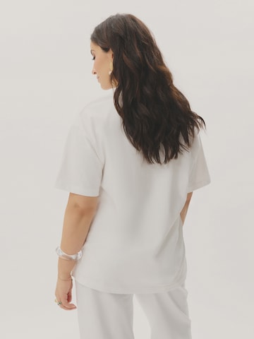 KAVAZI Shirt in White