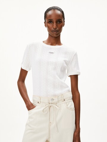 ARMEDANGELS Shirt in Wit: voorkant