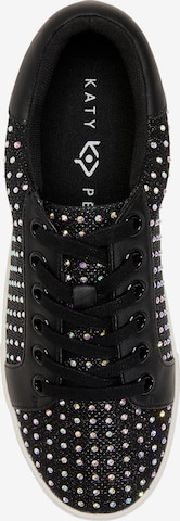 Katy Perry حذاء رياضي بلا رقبة 'THE RIZZO' بلون أسود
