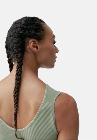 Born Living Yoga Top 'Annapurna' in Green