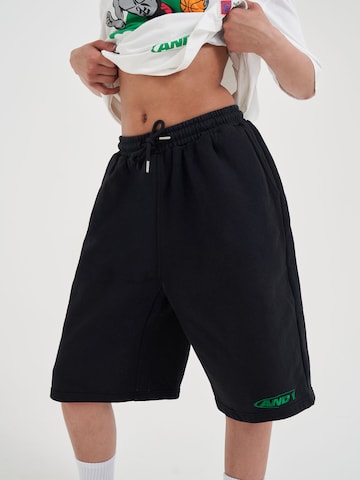 Loosefit Pantalon AND1 en noir : devant