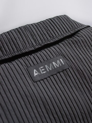 AEMMI Tussenmantel in Zwart