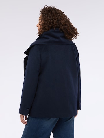 Cappotto invernale di Fiorella Rubino in blu
