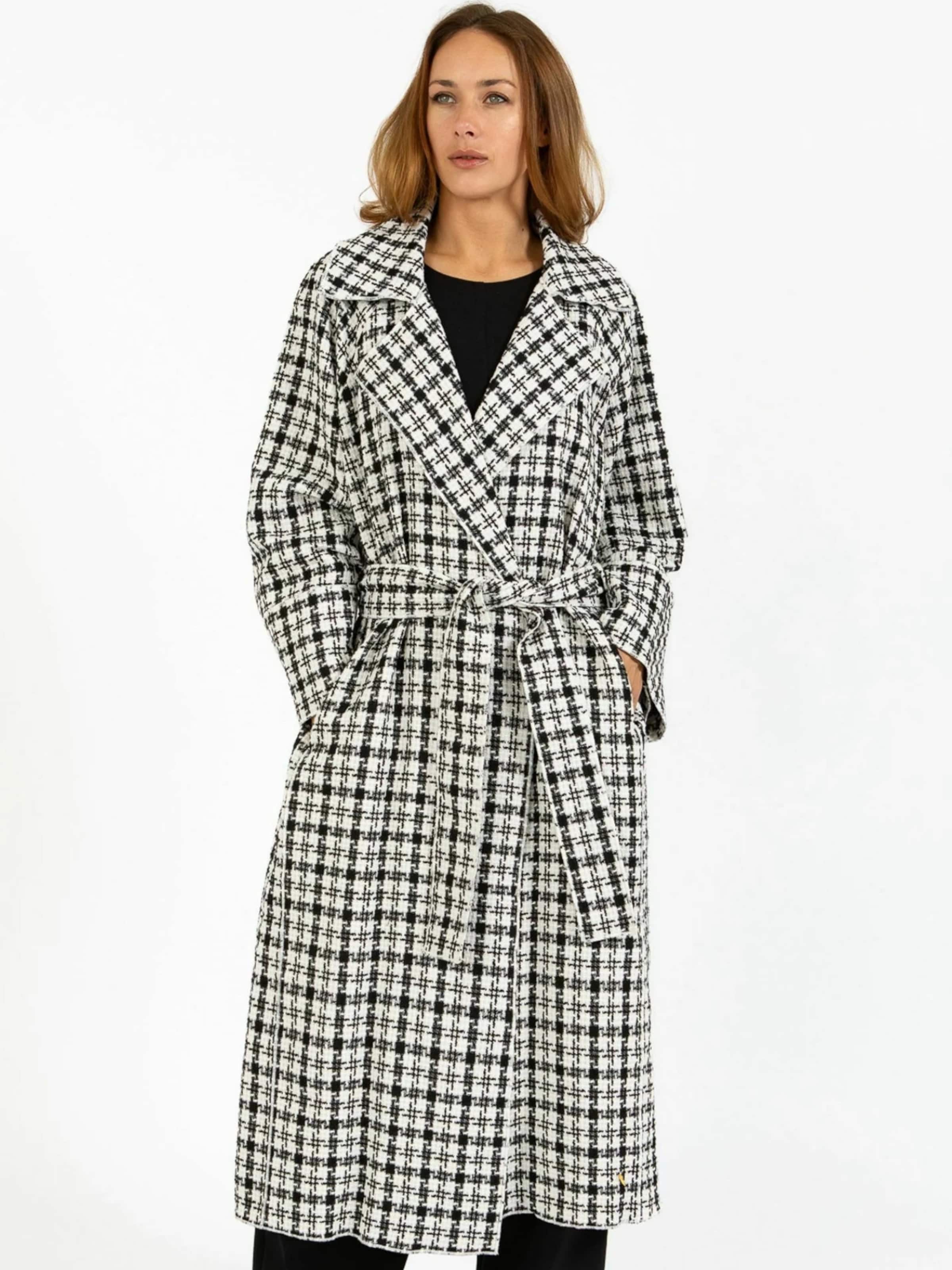 Coster Copenhagen Between-seasons coat ' Soft ' in White: front