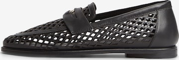 Chaussure basse TOMMY HILFIGER en noir : devant
